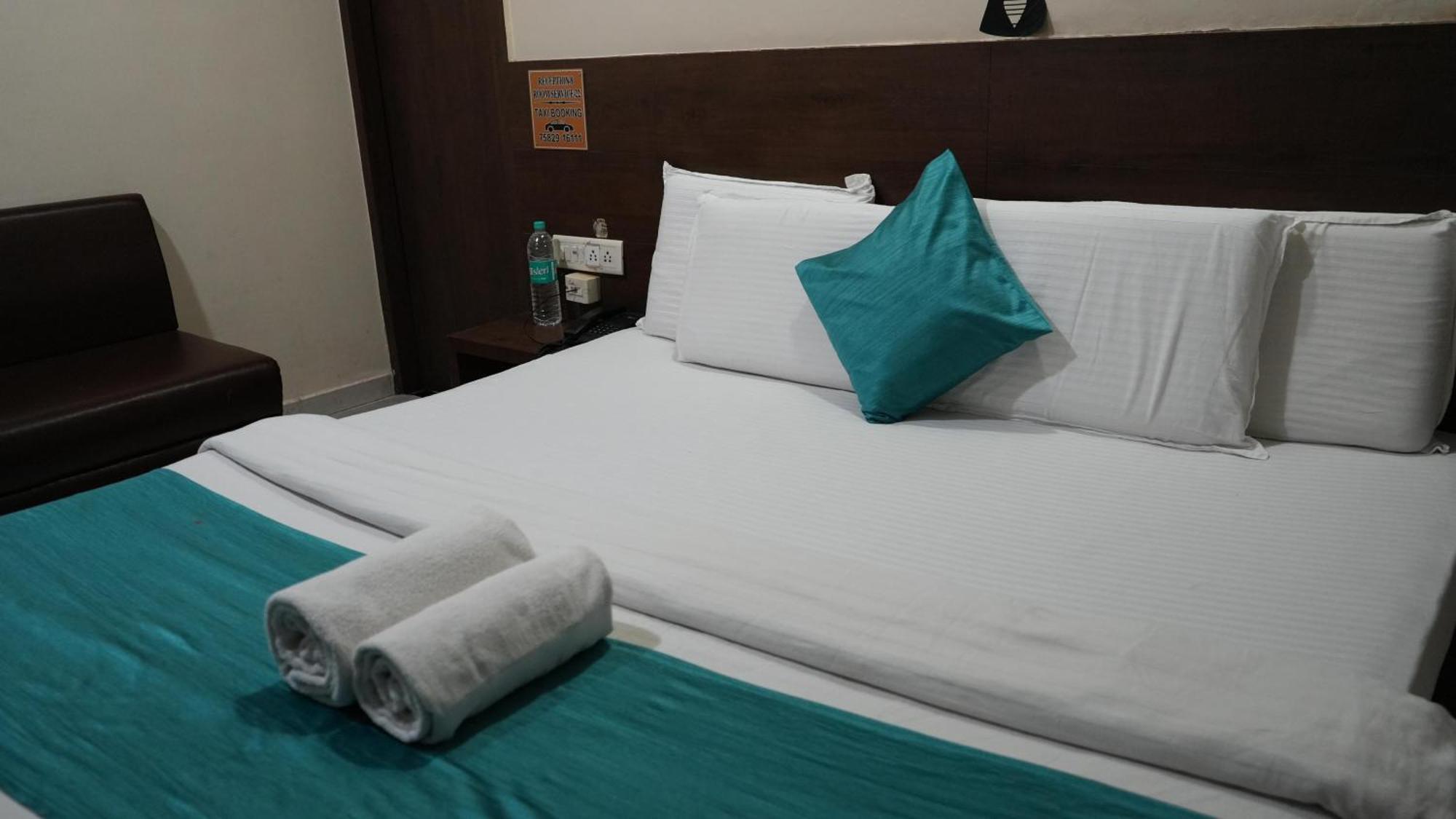 Hotel Satyug Ujjain Eksteriør bilde